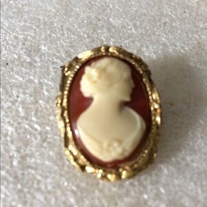 Art Deco cameo brooch